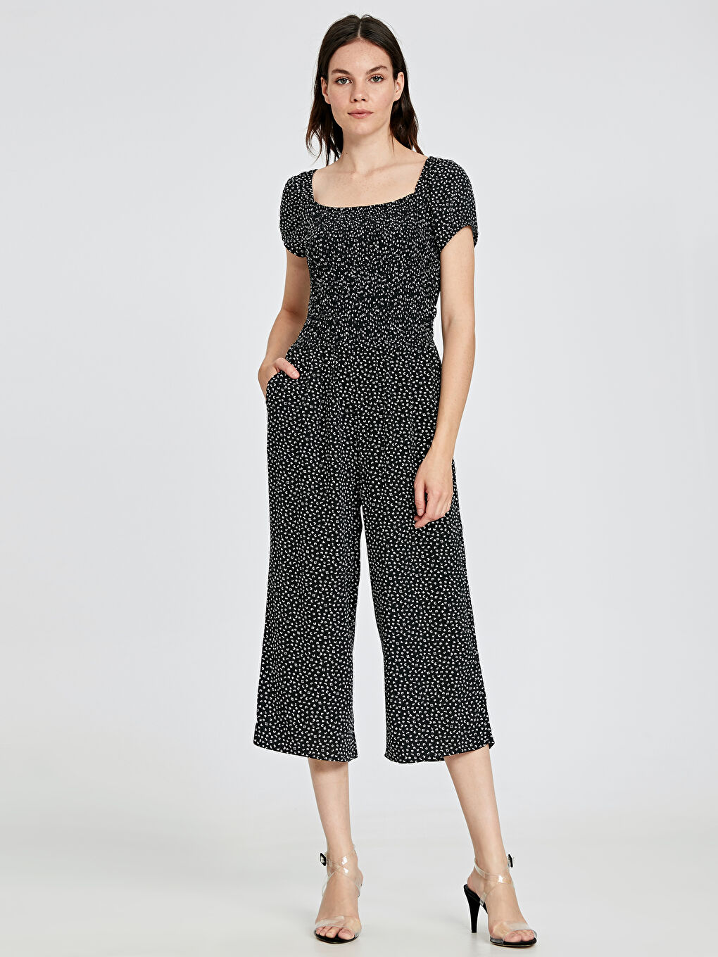 Siyah Kadın Kolsuz Tulum