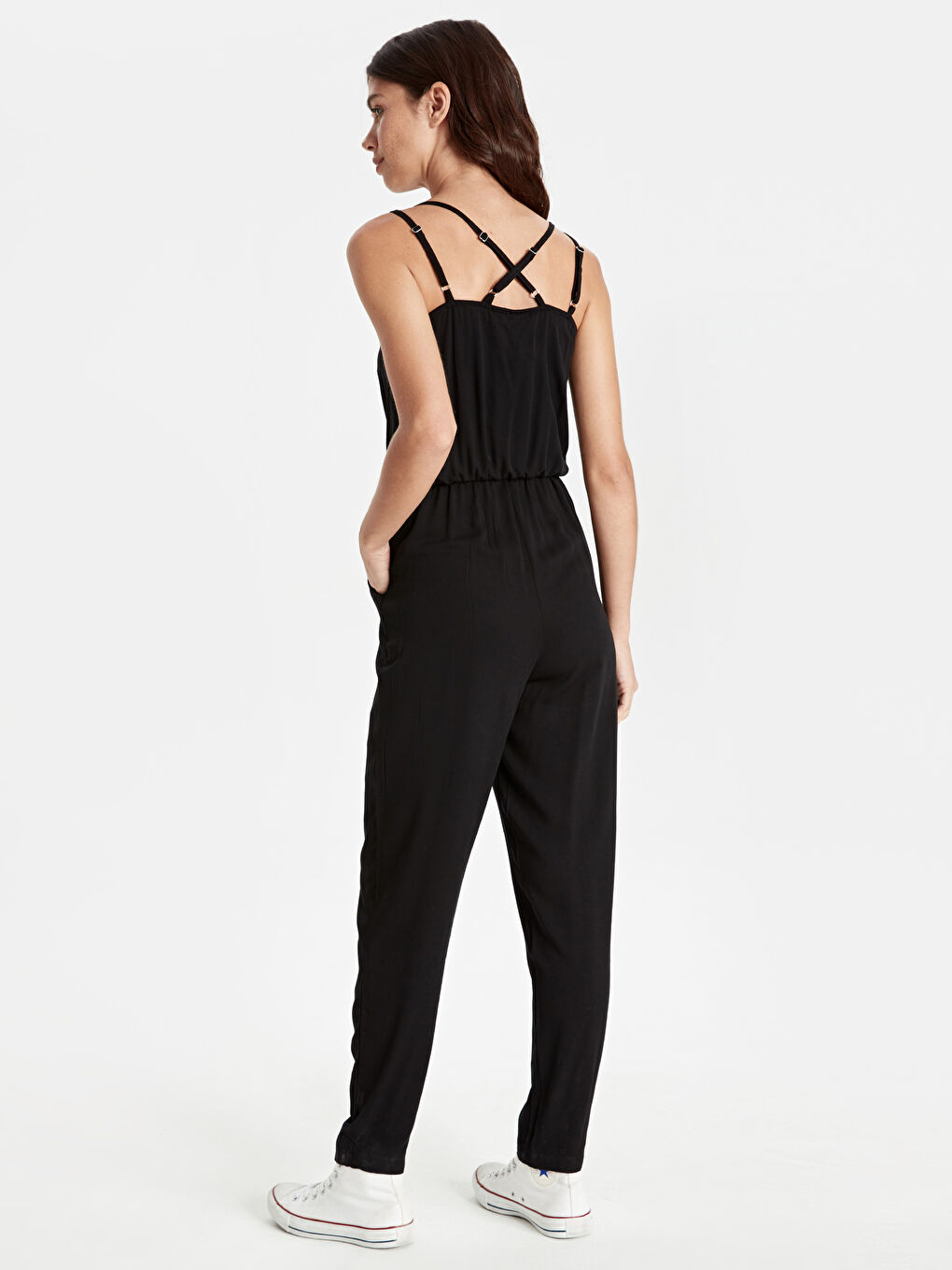 Siyah Düğmeli V Yaka Kadın Viskon Tulum-2