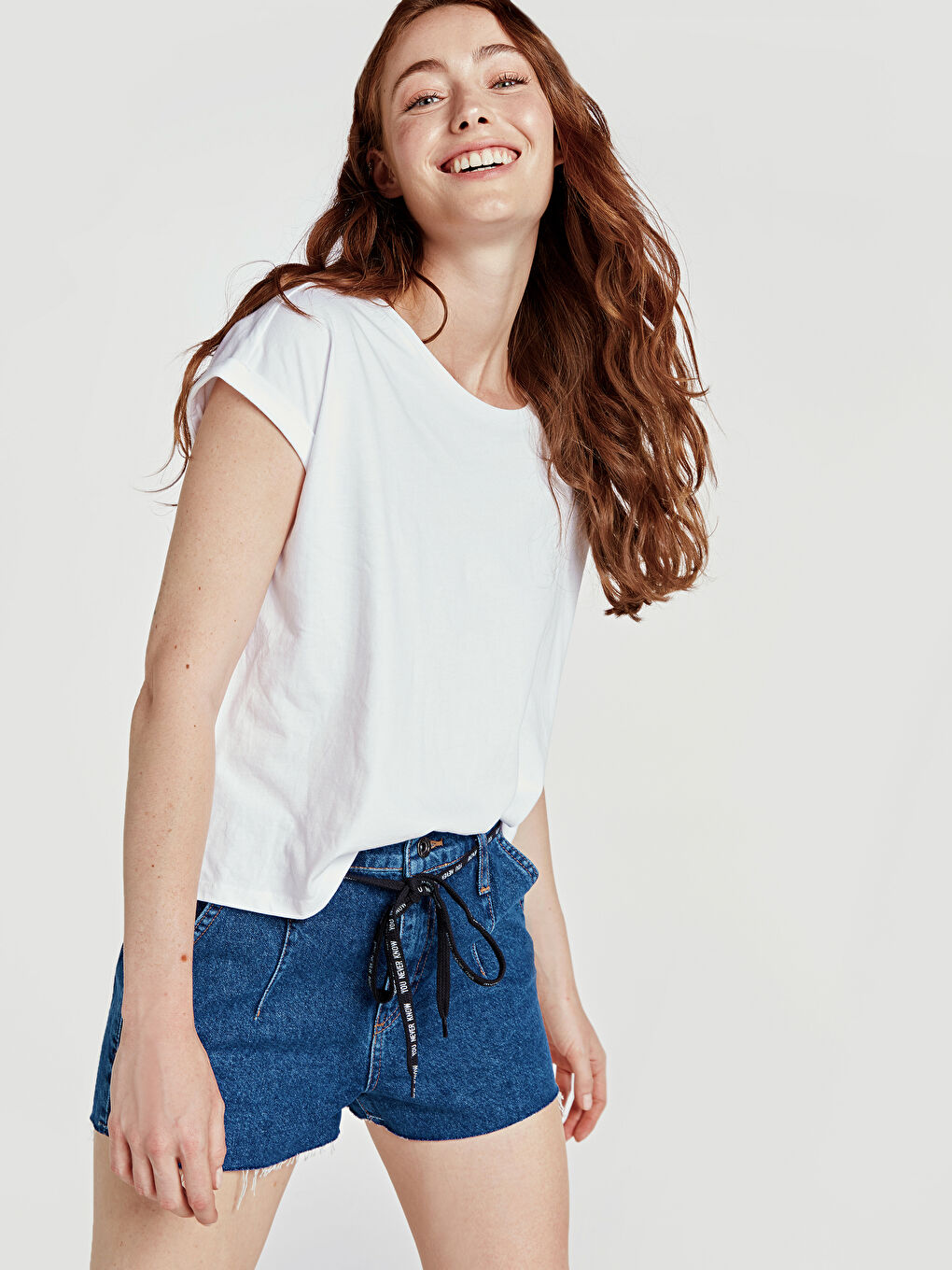 İndigo Kadın Kuşaklı Kadın Jean Şort