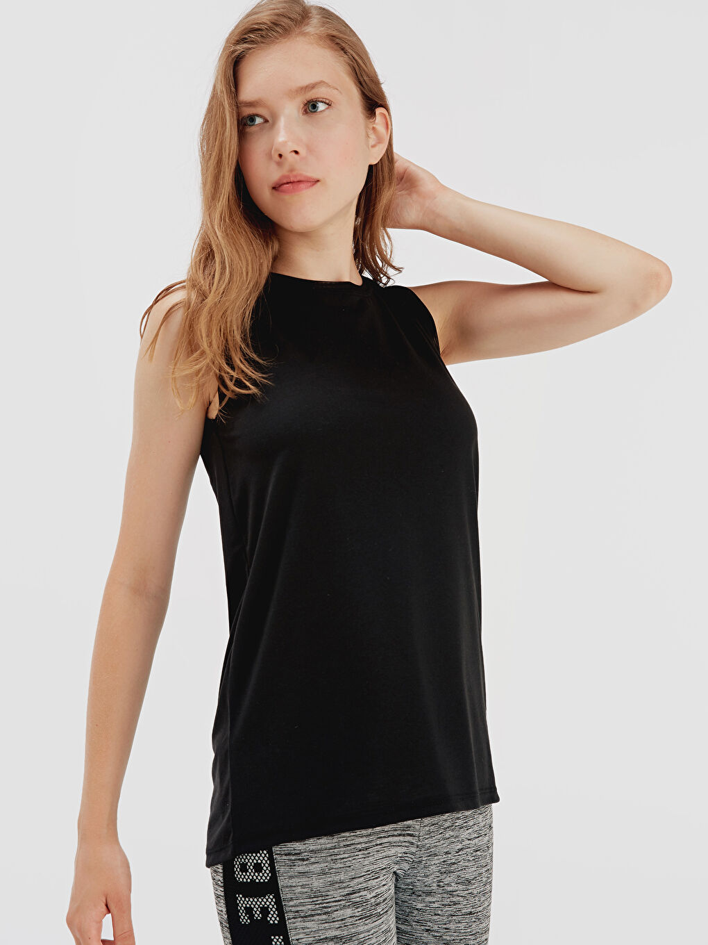 Siyah Bisiklet Yaka Kolsuz Penye Kadın Atlet