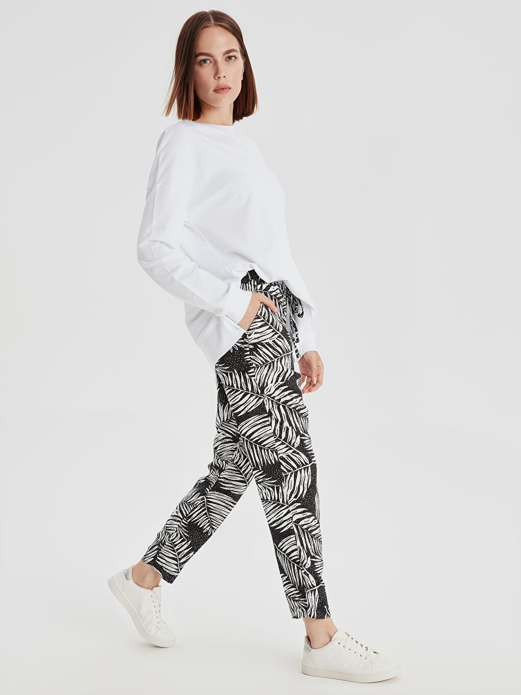 Woman NAVY Trousers-1