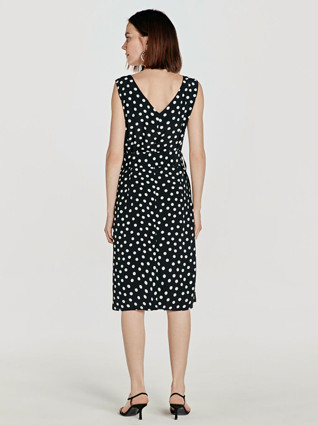 Siyah Bisiklet Yaka Standart Fit Askılı Kadın Elbise-2