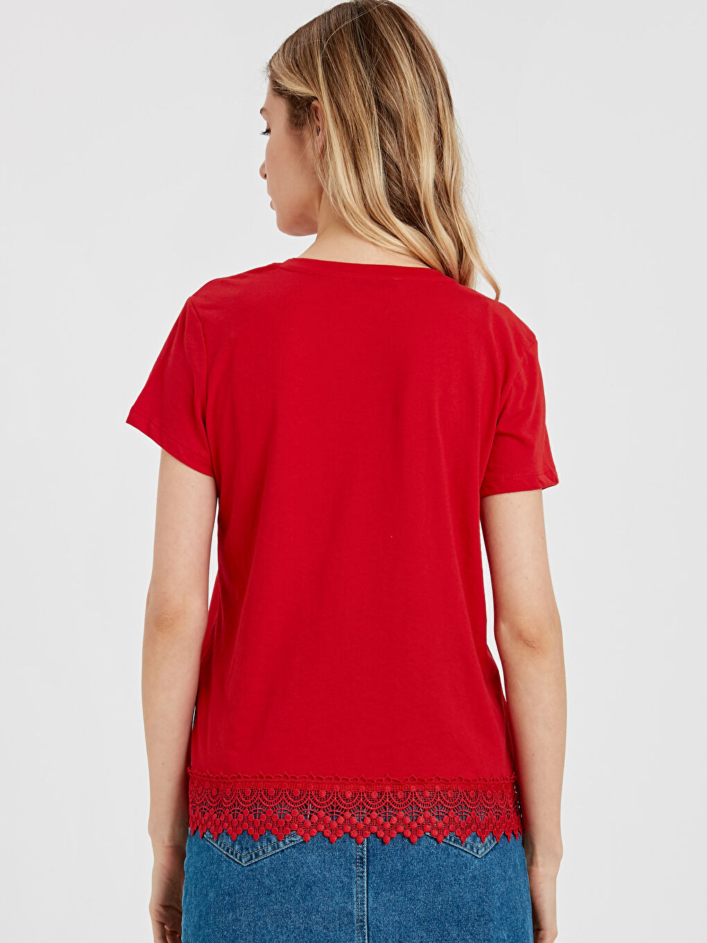 Kırmızı U Yaka Kısa Kollu Kadın Tişört-2