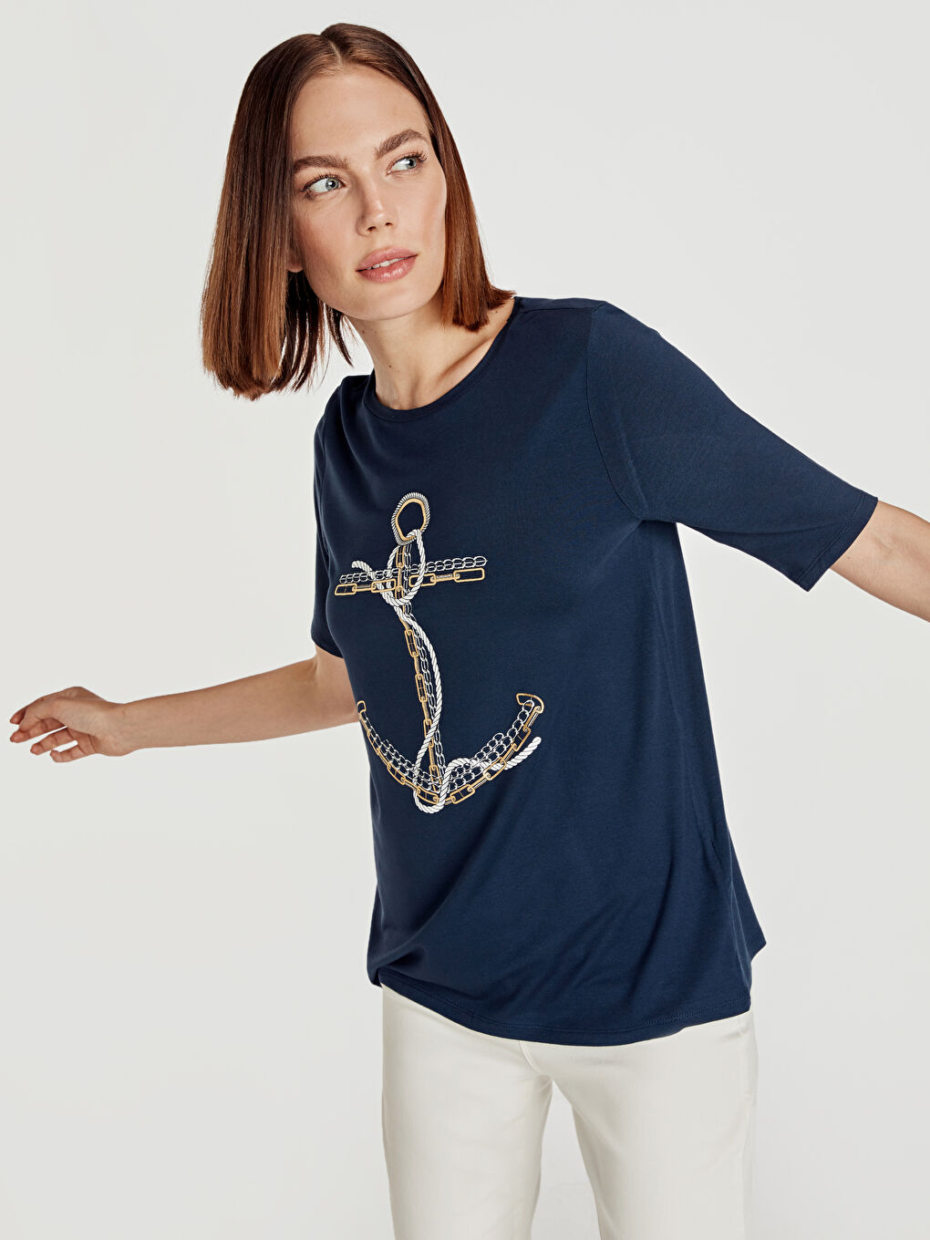 Lacivert Bisiklet Yaka Kısa Kollu Kadın Tişört