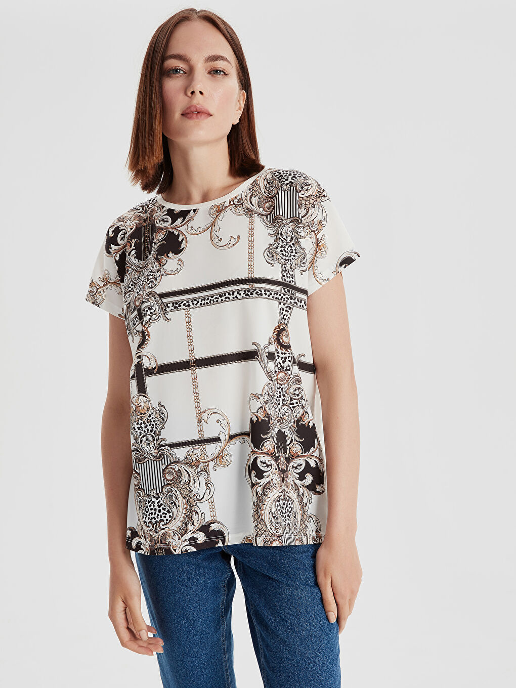 Ekru Bisiklet Yaka Kısa Kollu Kadın Tişört-1