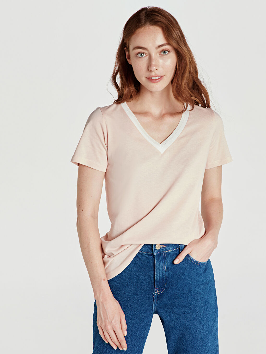 Pembe V Yaka Kısa Kollu Kadın Tişört