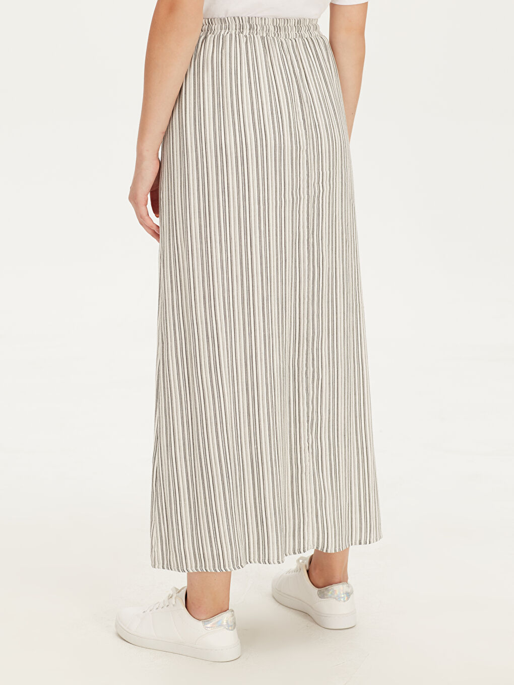 Siyah Standart Fit Kadın Etek-2