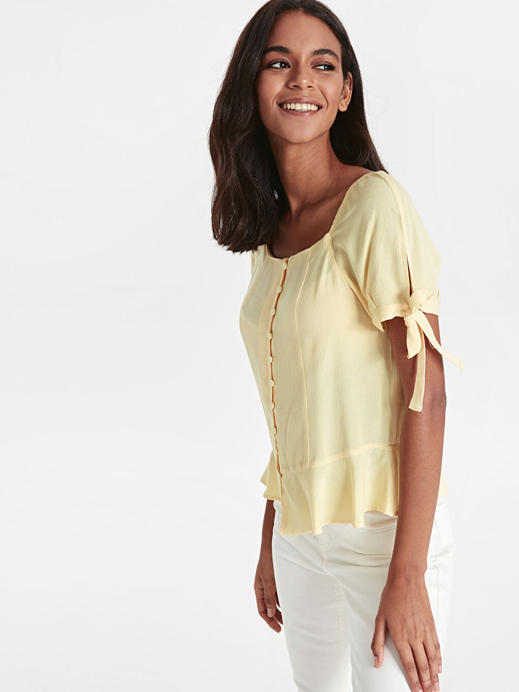 Sarı V Yaka Standart Fit Kısa Kollu Kadın Bluz-1