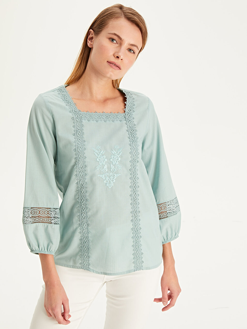 Yeşil Kare Yaka Nakışlı Uzun Kollu Pamuklu Kadın Bluz-1