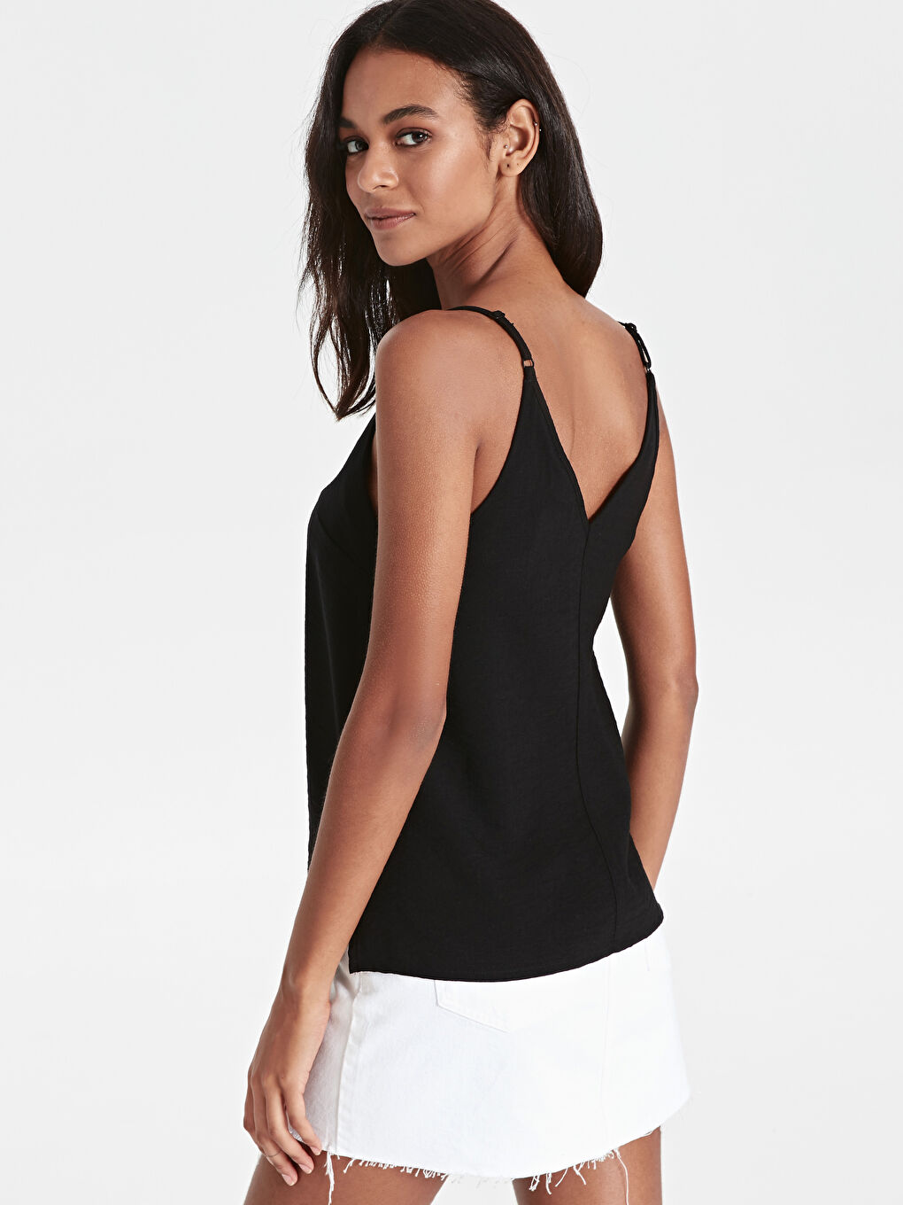 Siyah V Yaka Düz Askılı Kadın Bluz-2