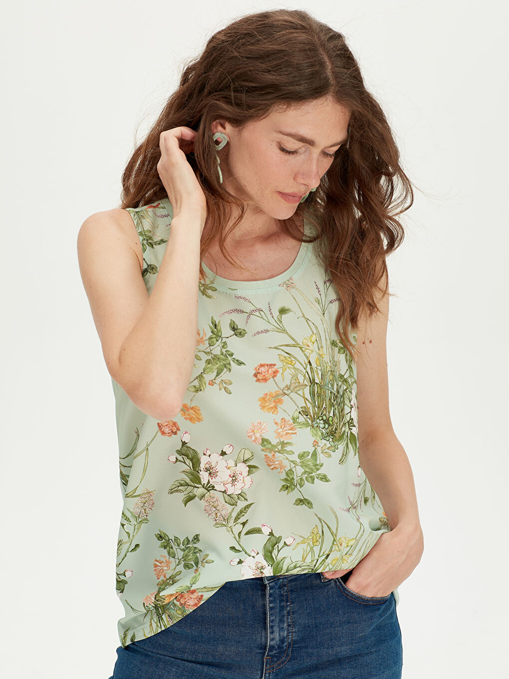 Women's Crew Neck Sleeveless Singlet-1