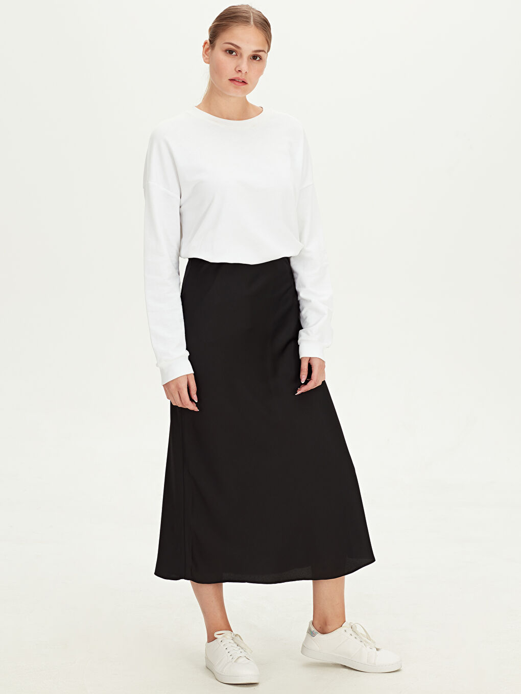 Siyah Saten Kadın Etek