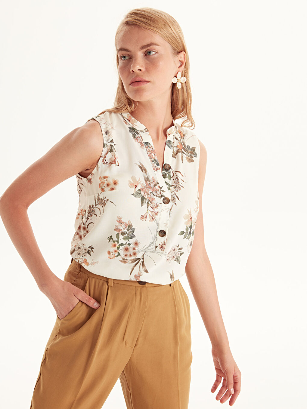 Ekru Çiçek Desenli Viskon Kadın Bluz