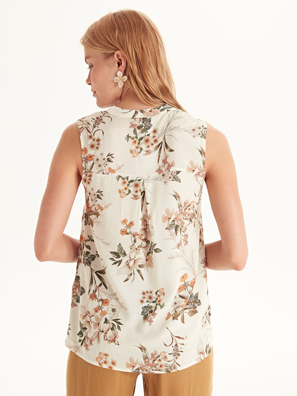 Ekru Çiçek Desenli Viskon Kadın Bluz-2