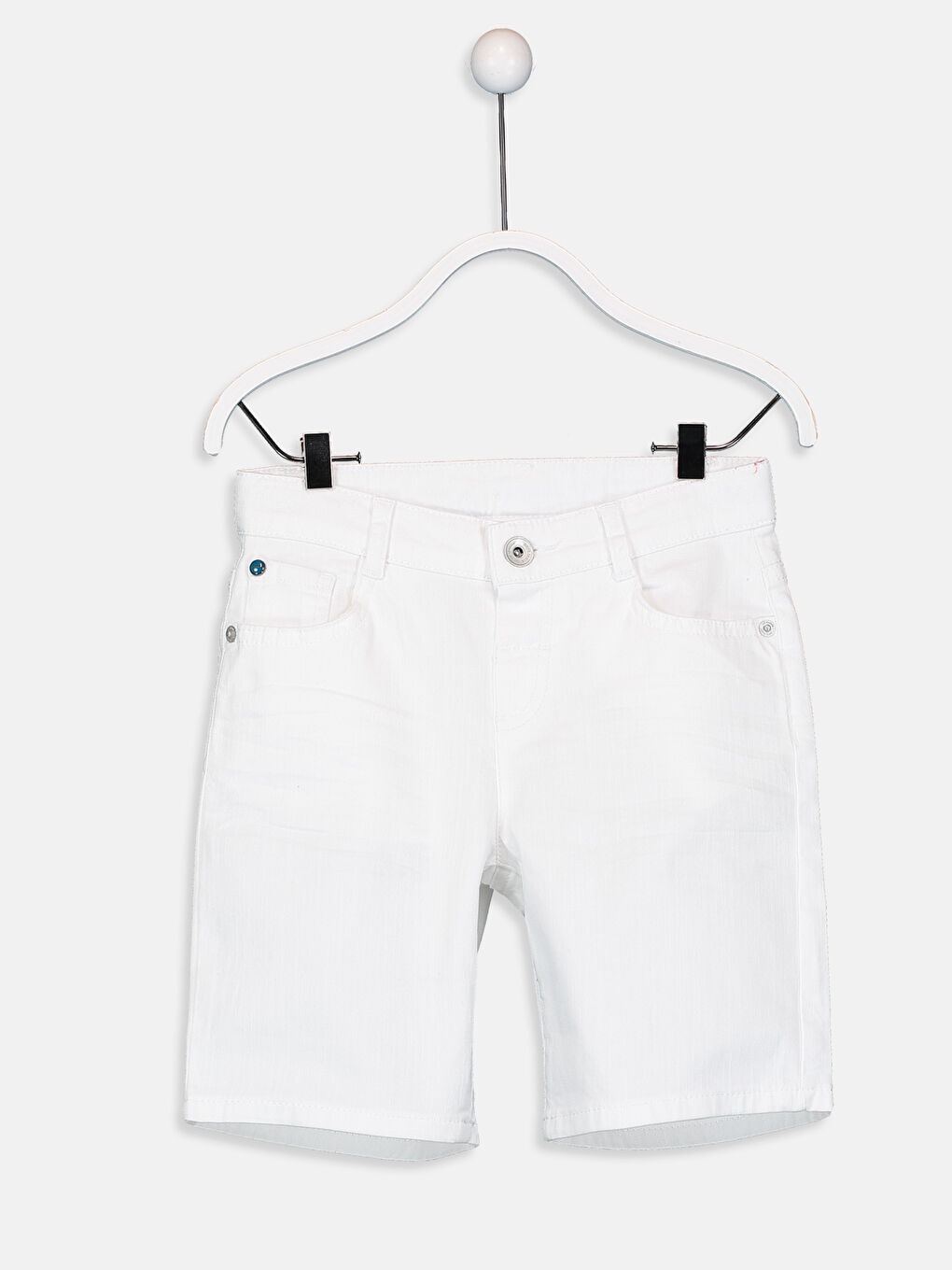 شورت أبيض ولد