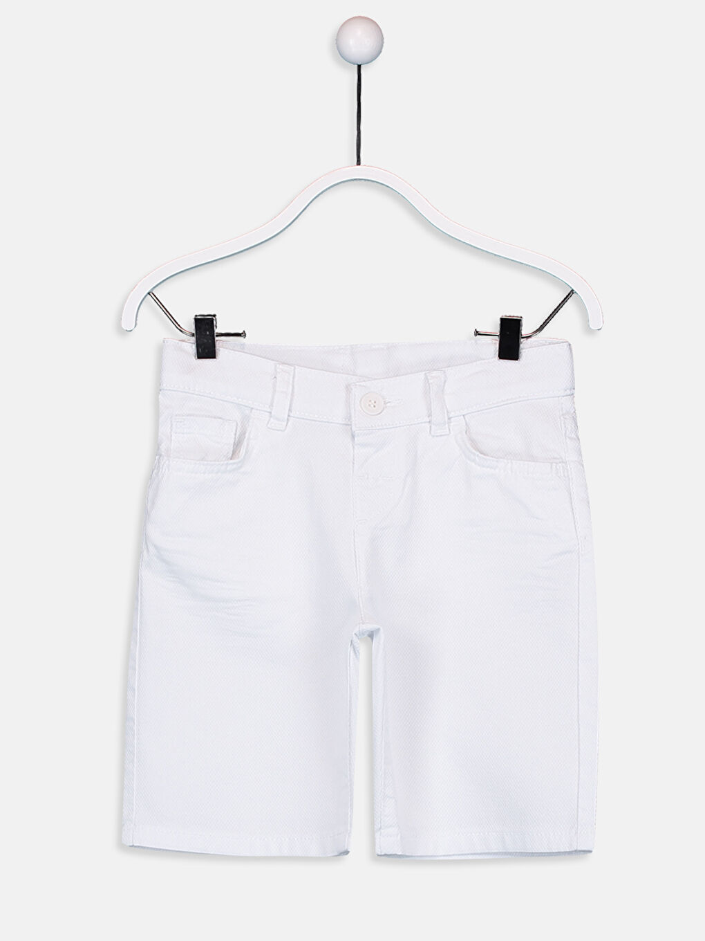 شورت أبيض ولد