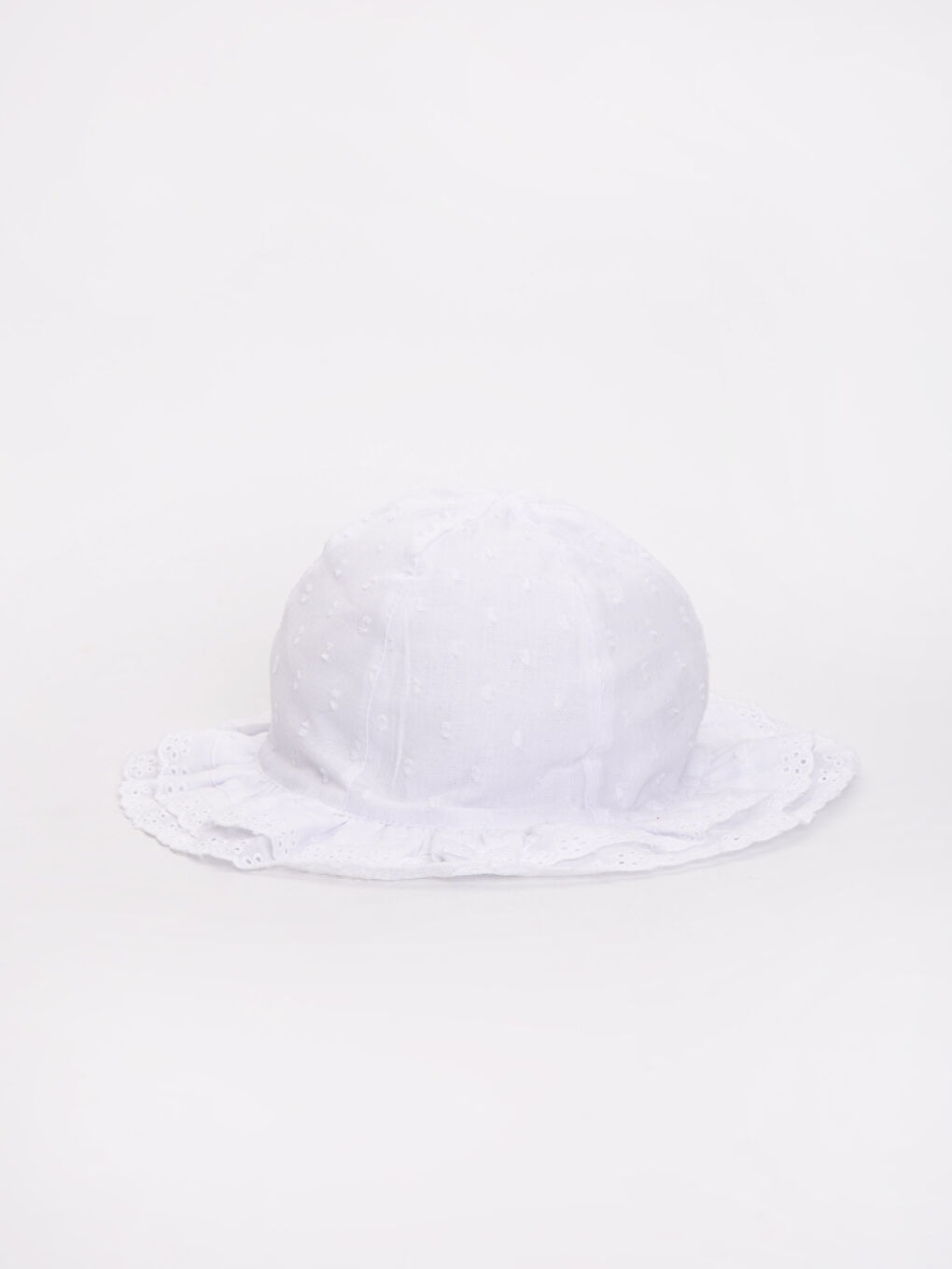 قبعة بناتي مزخرفة ذاتية النقوش بكشكشة