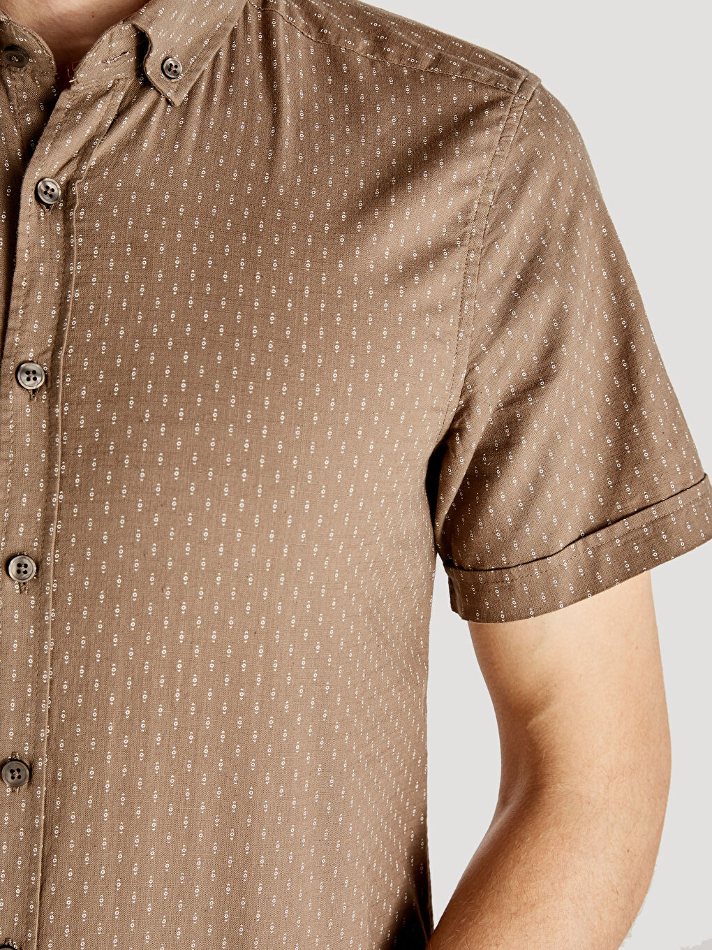 قميص بني رجل-3