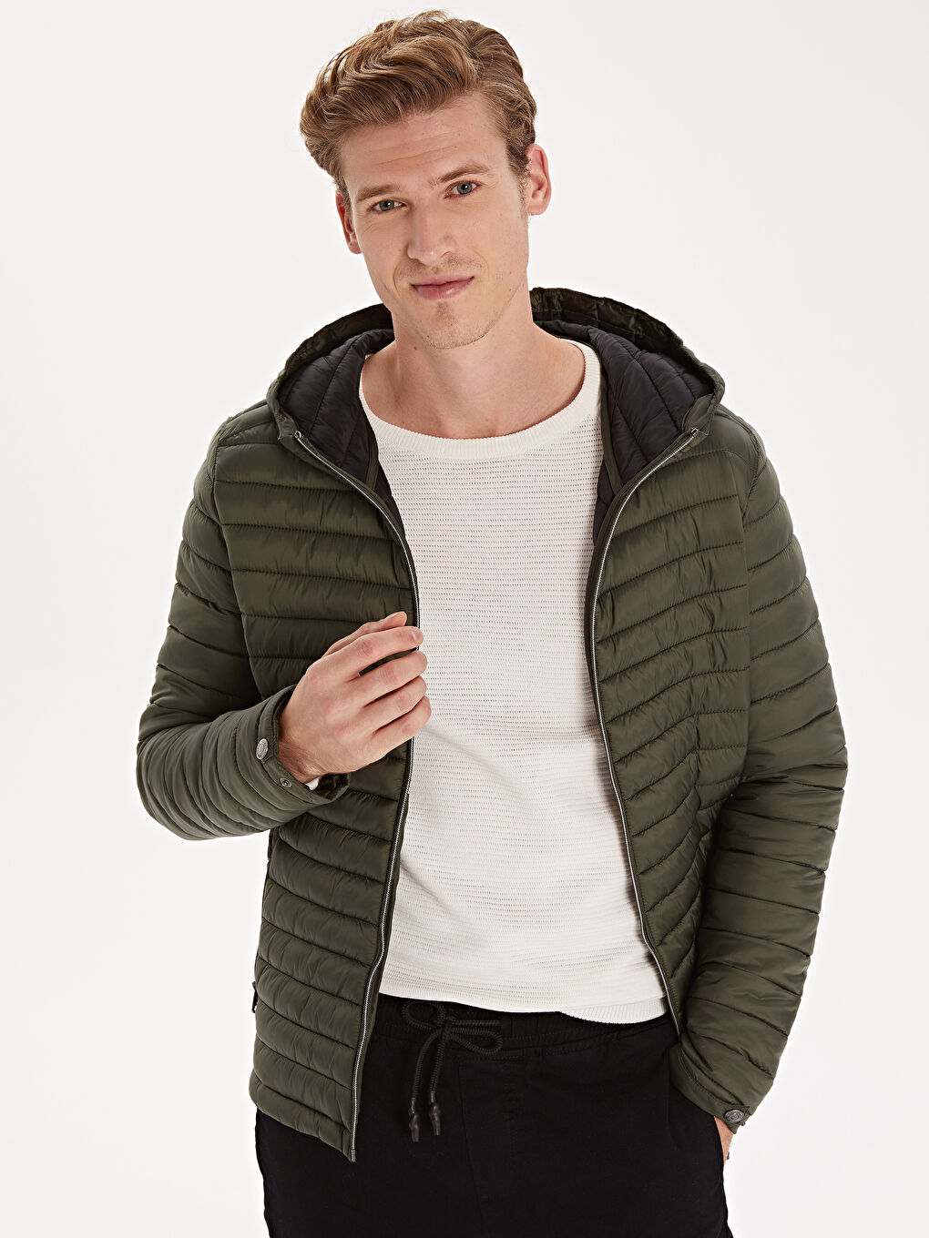 جاكيت نفخ رجالي رقيق بقصة مريحة وبقبّ-3