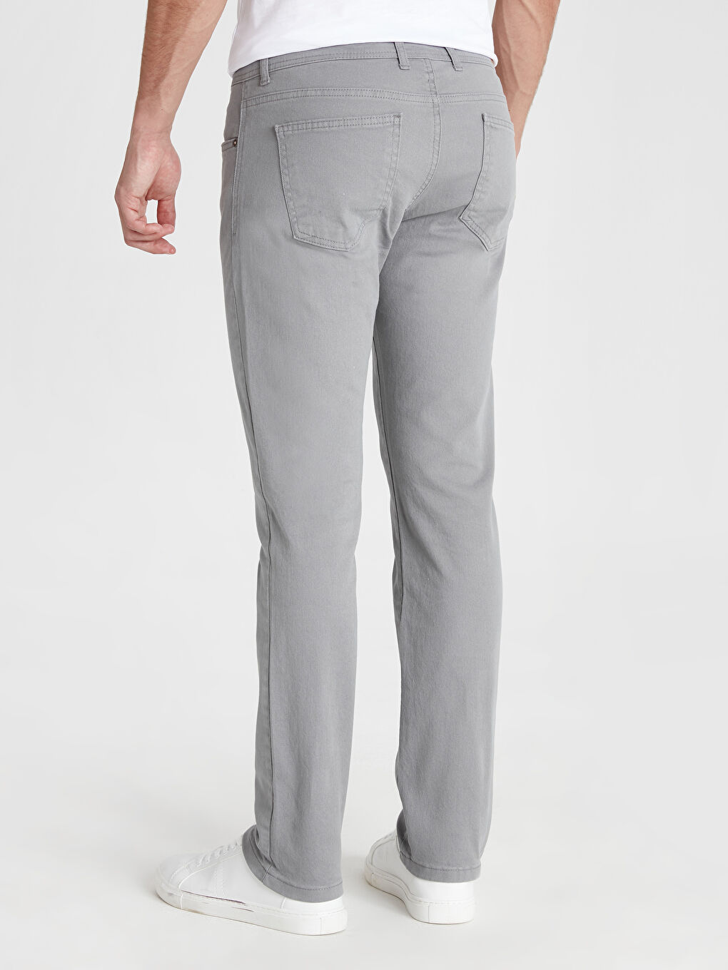 بنطلون تشينو للرجال بقصة ضيقة من قماش الجبردين-2