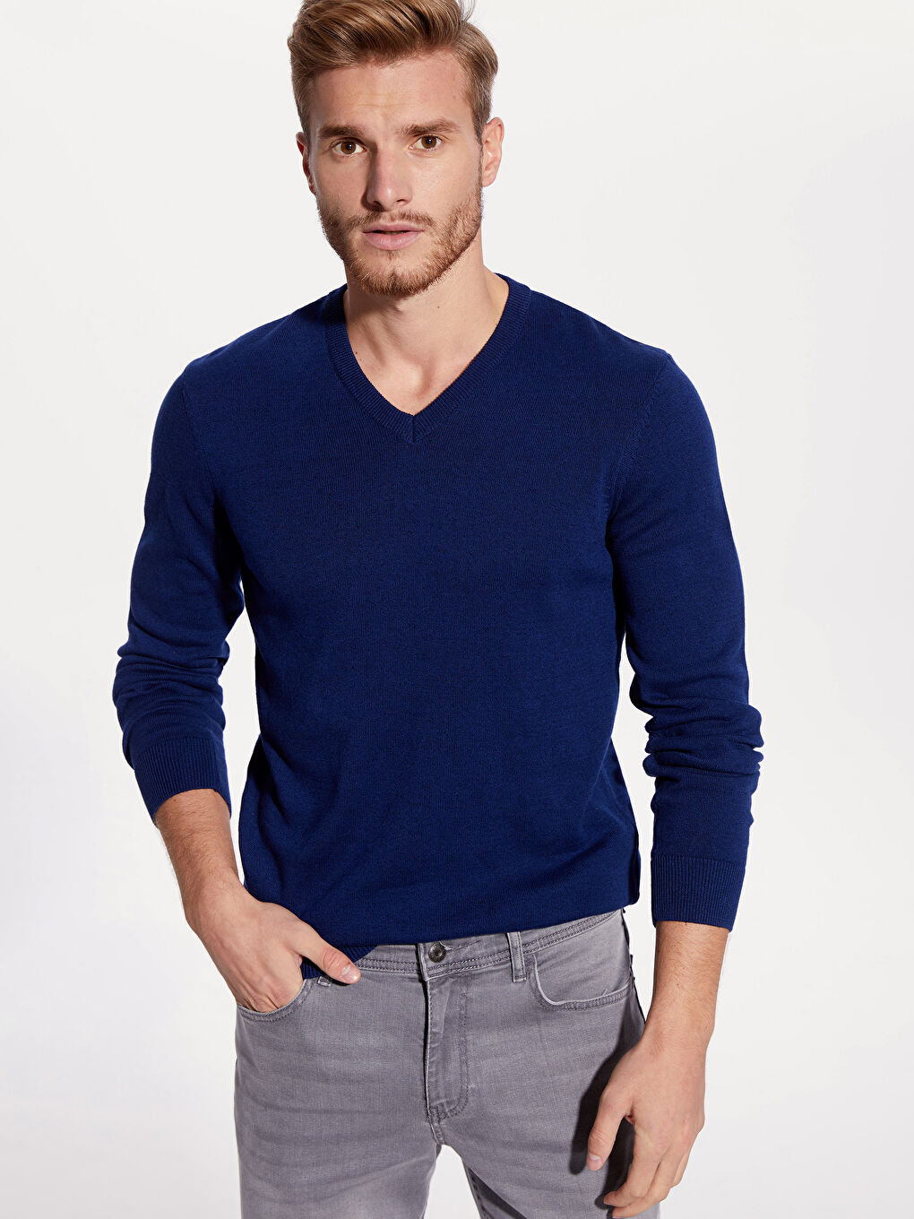 Светр з V-подібним вирізом і довгим рукавом для чоловіків з трикотажу-1