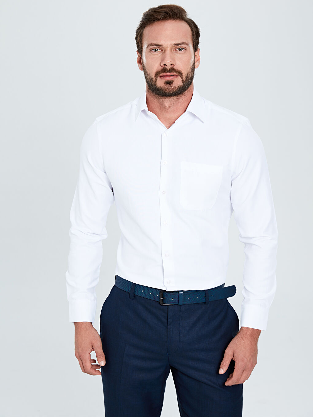 Parlak Beyaz Gömlek