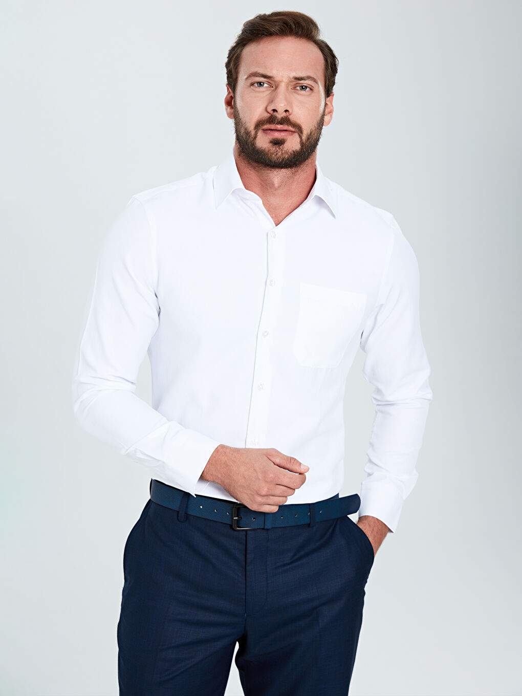 Parlak Beyaz Gömlek-1