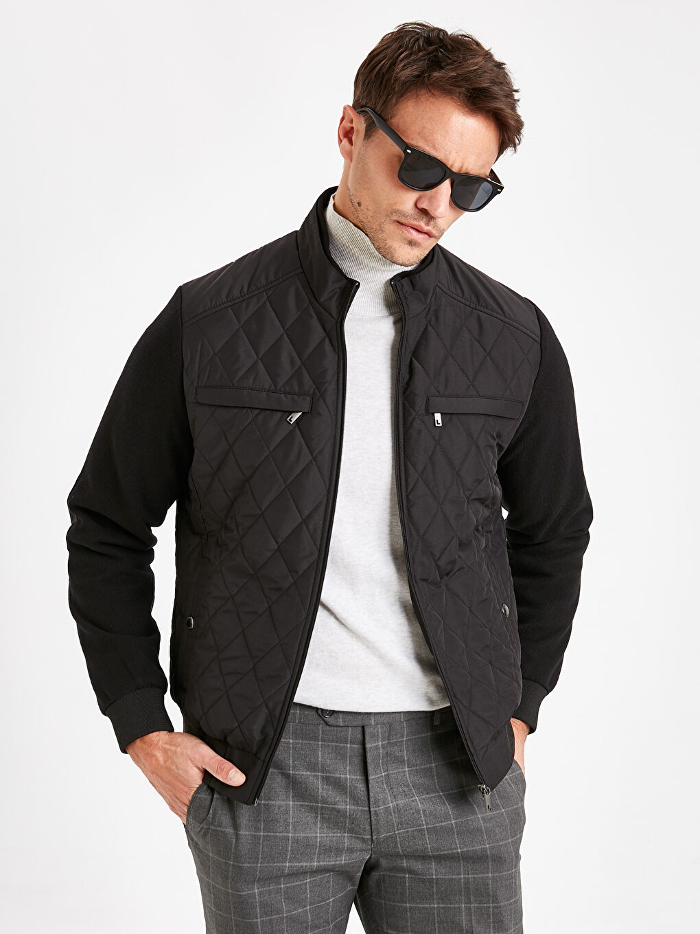 Siyah Dik Yaka İnce Kapitone Mont