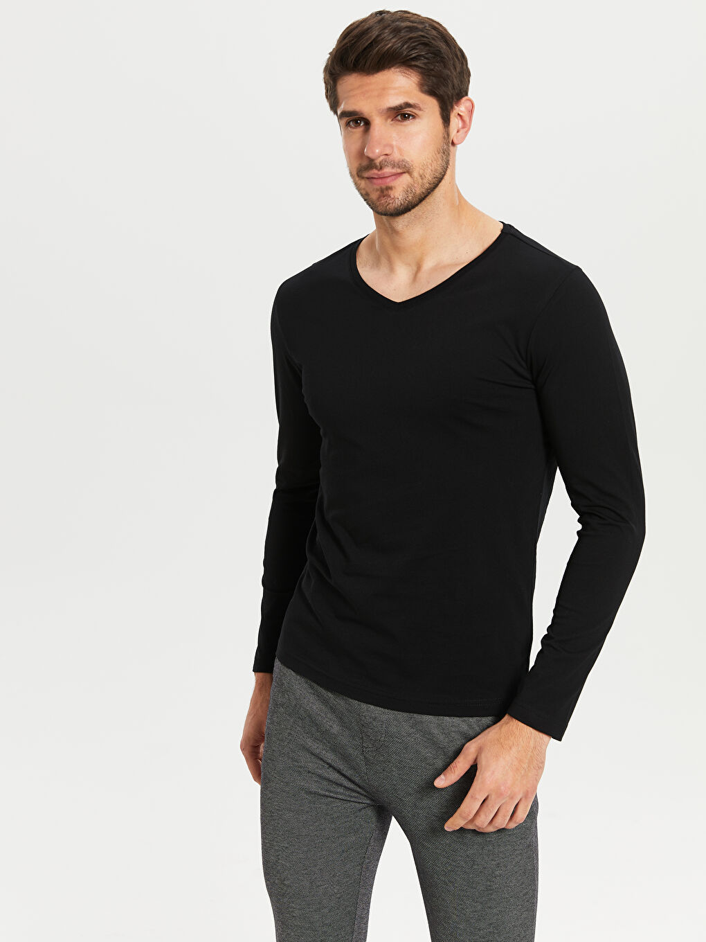 Siyah V Yaka Uzun Kollu Pamuklu Erkek Atlet