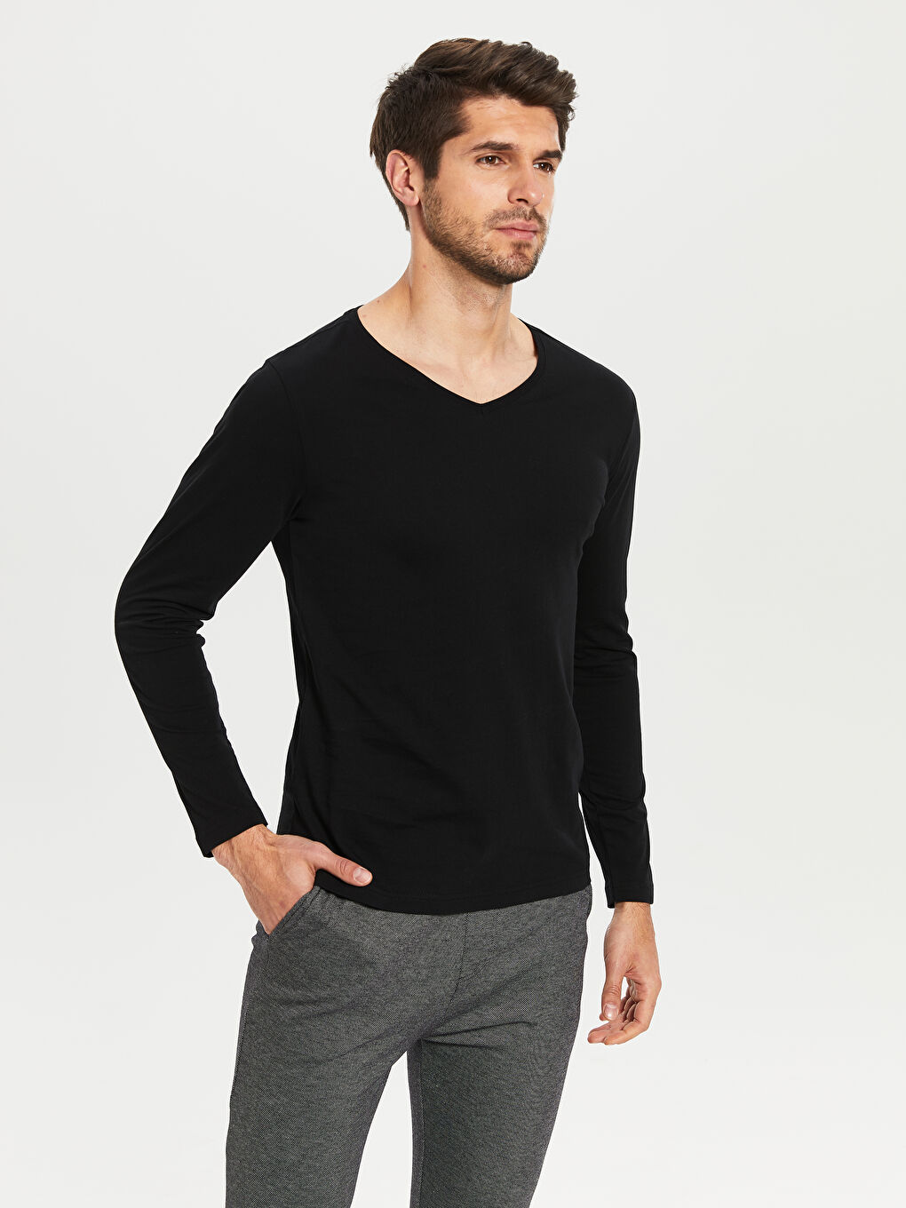 Siyah V Yaka Uzun Kollu Pamuklu Erkek Atlet-1