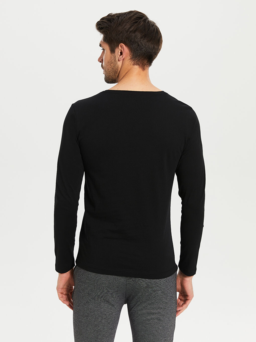 Siyah V Yaka Uzun Kollu Pamuklu Erkek Atlet-2