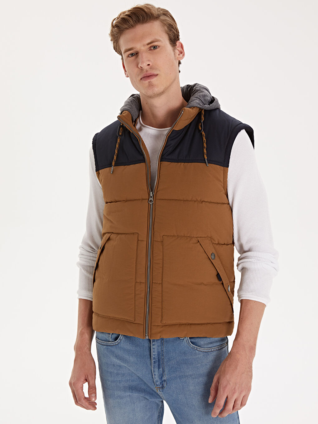 სწორი საყელო მამაკაცის ჟილეტი