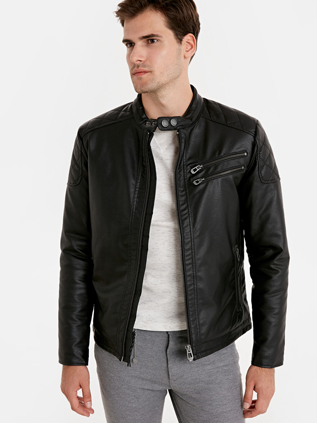 Siyah Erkek Deri Görünümlü Mont