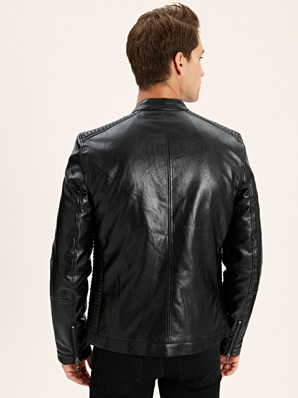 Siyah Erkek Deri Görünümlü Mont-2