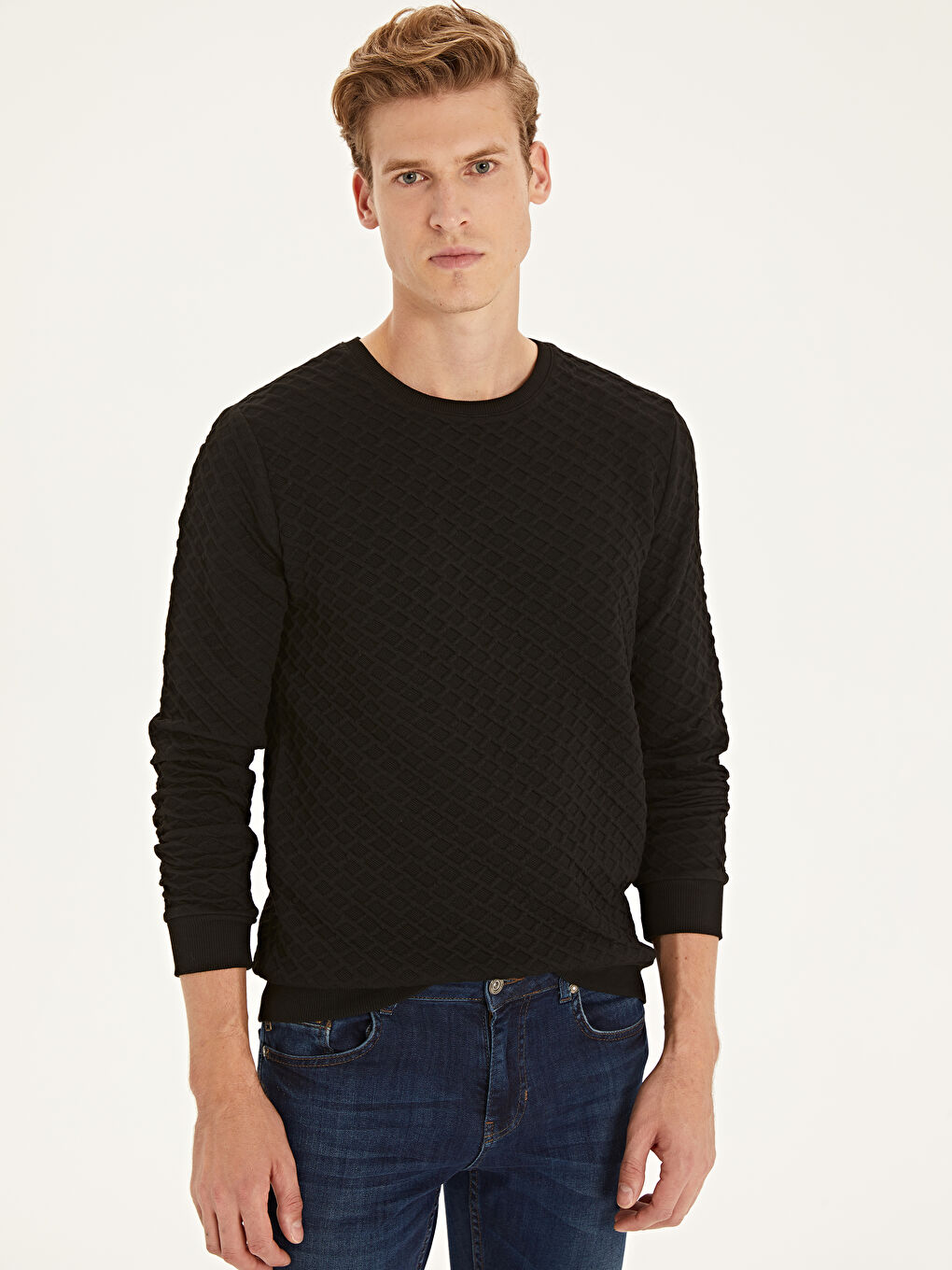 Siyah Slim Fit Kapitone Desenli Sweatshirt