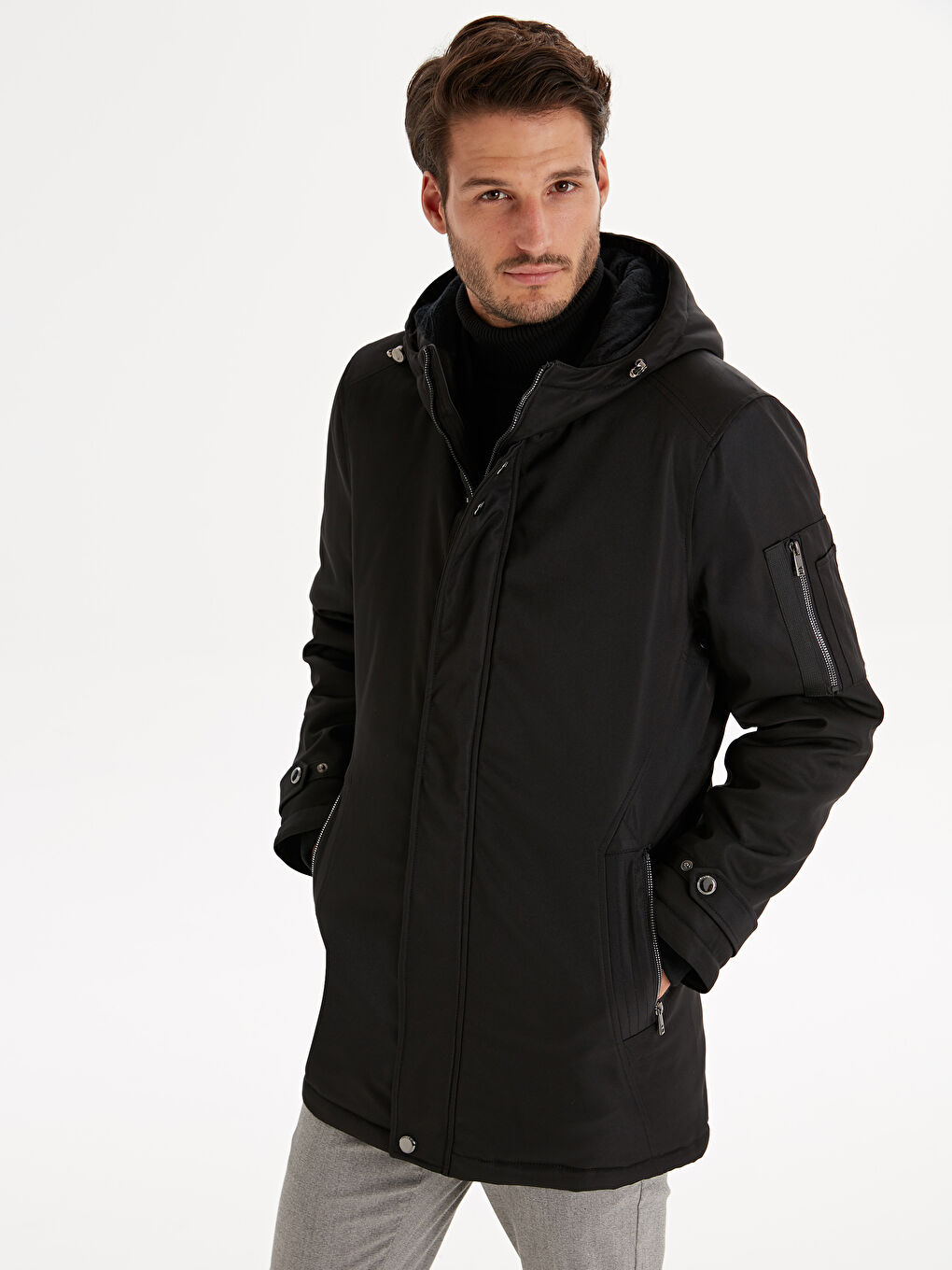 Siyah Standart Kalıp Uzun kollu Kalın Erkek Kaban-1