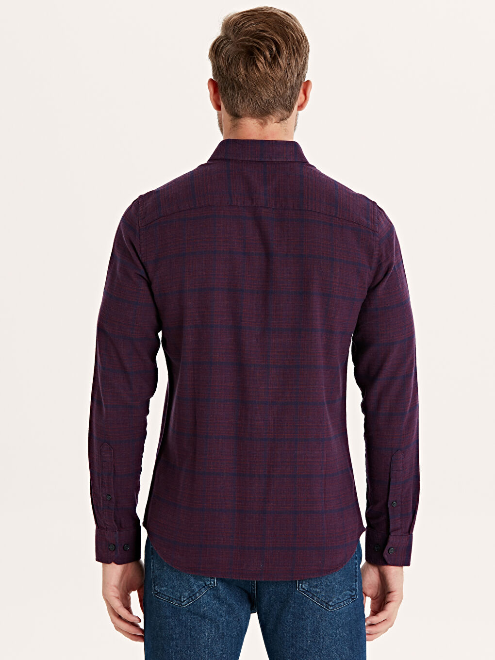 Приталенная мужская рубашка из габардина с длинными рукавами-2