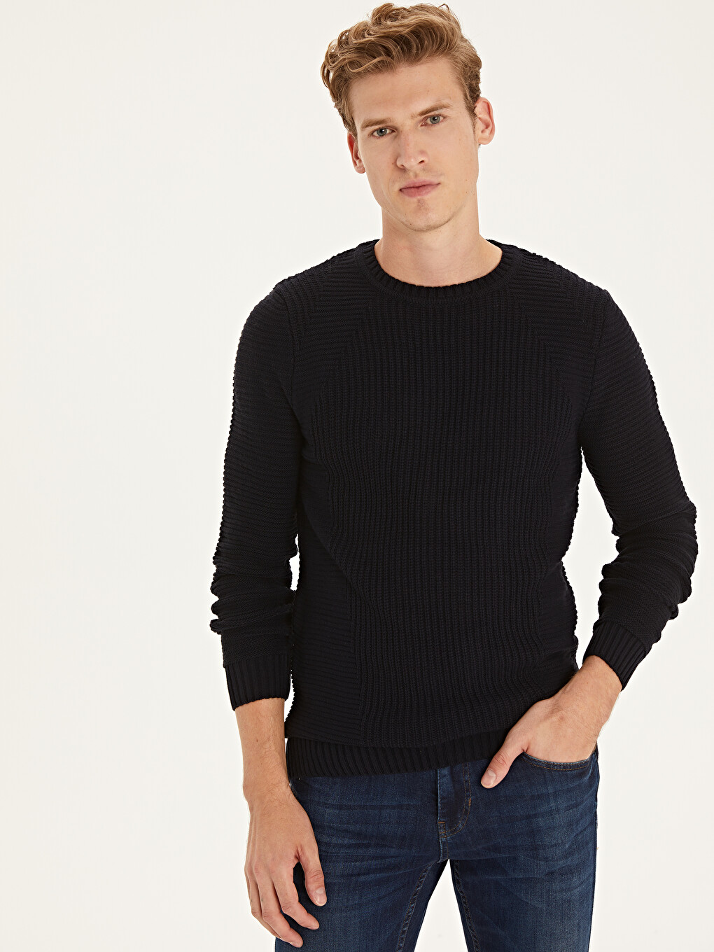 XSIDE Man Black Sweater - 9W9909Z8-CVL | LC Waikiki