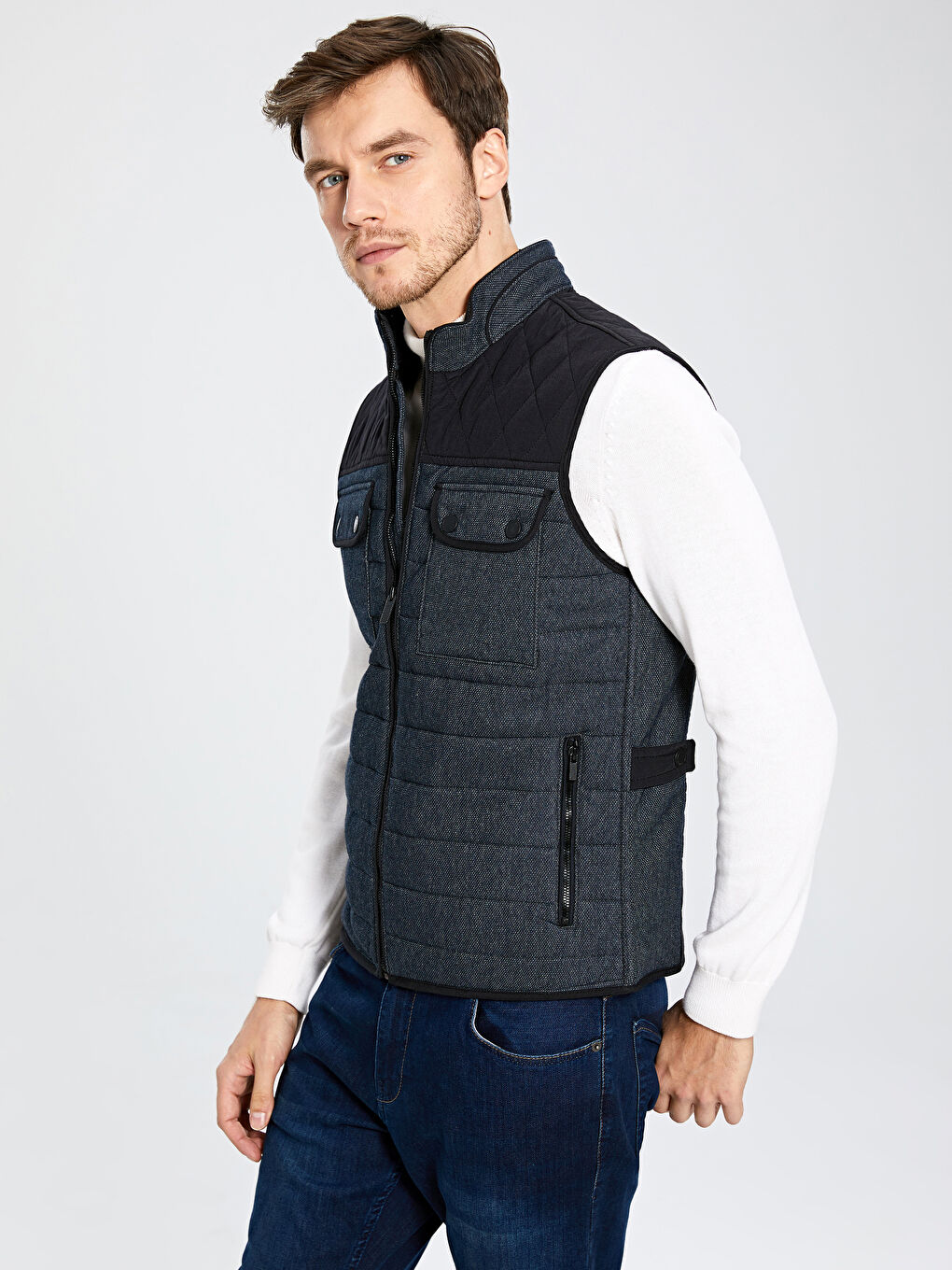 Gri Dik Yaka Erkek Yelek-1