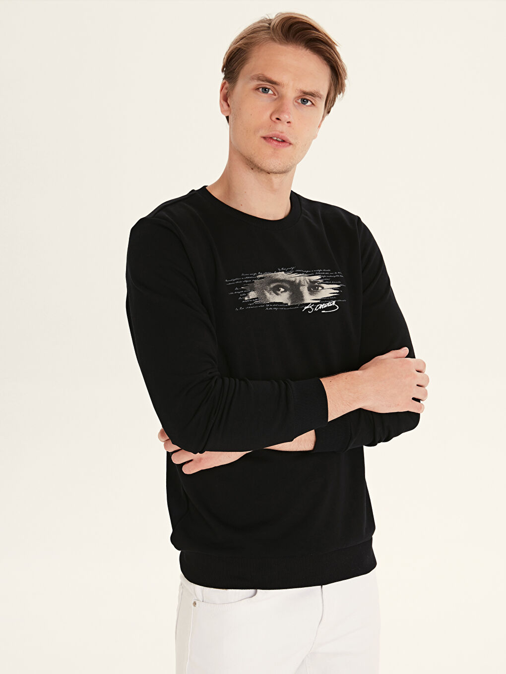 Siyah Bisiklet Yaka Uzun Kollu Atatürk Baskılı Erkek Sweatshirt