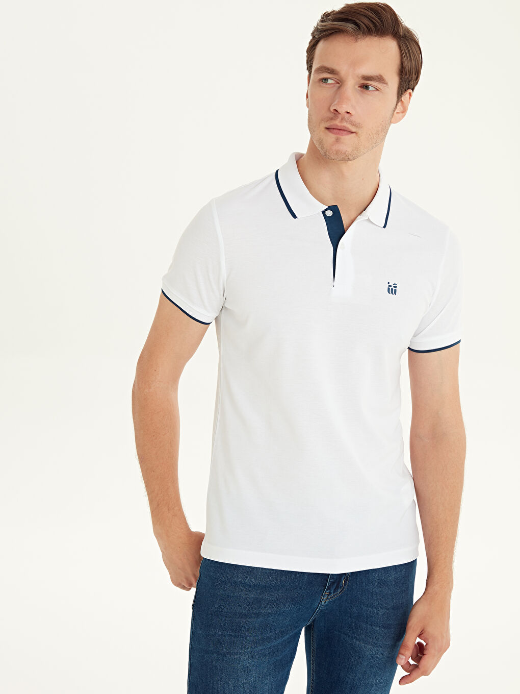 Beyaz Polo Yaka Basic Kısa Kollu Pike Tişört