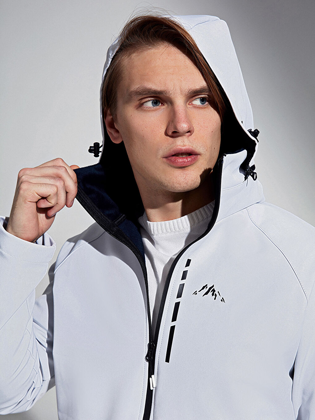 Beyaz Kapüşonlu Softshell Mont-2