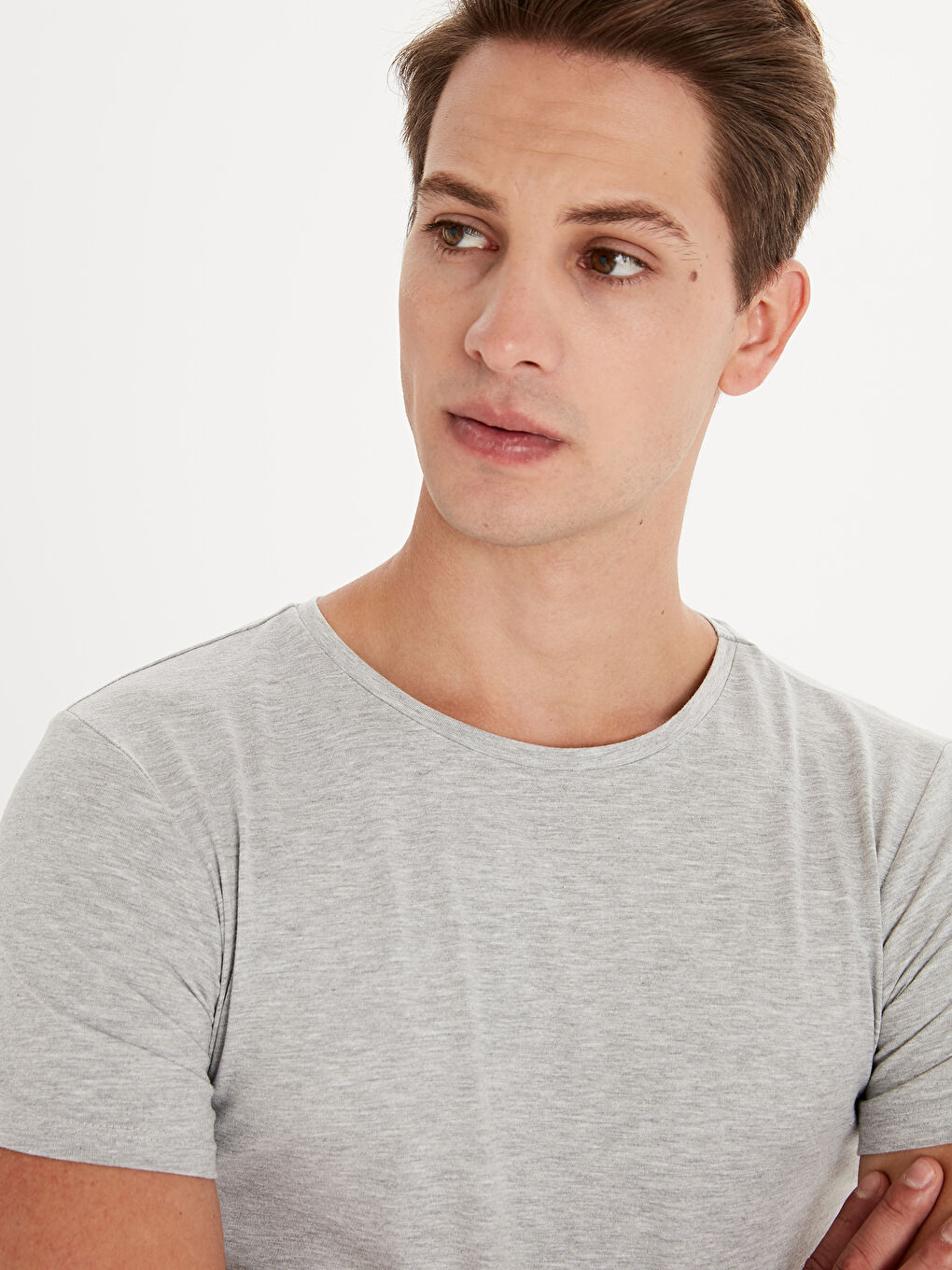 Gri Bisiklet Yaka Kısa Kollu Basic Penye Erkek Tişört-2