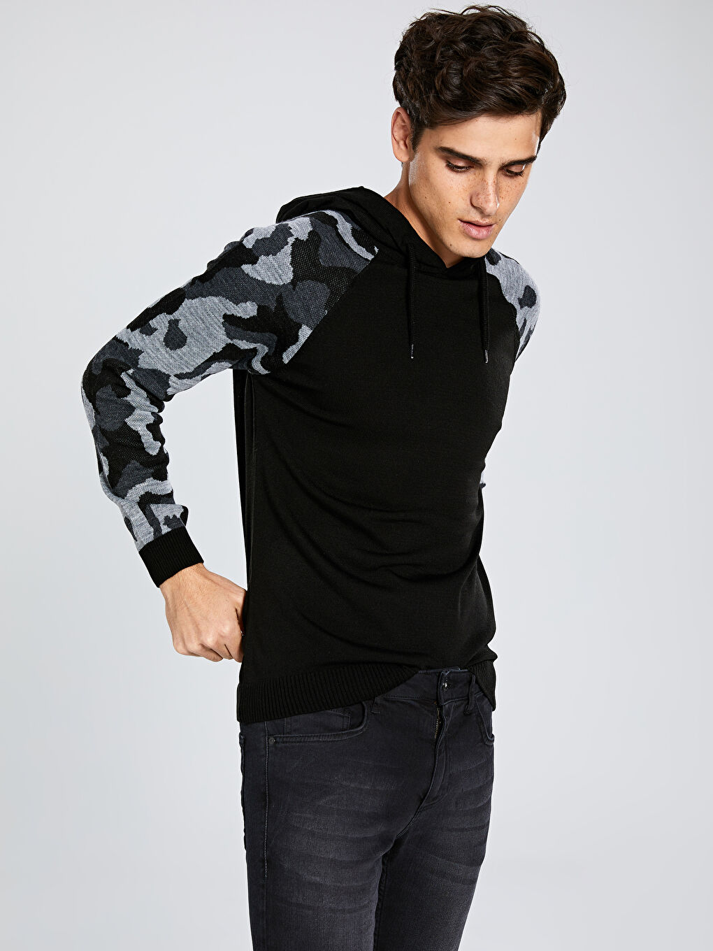 Muški trikotažni džemper sa kapuljačom-2