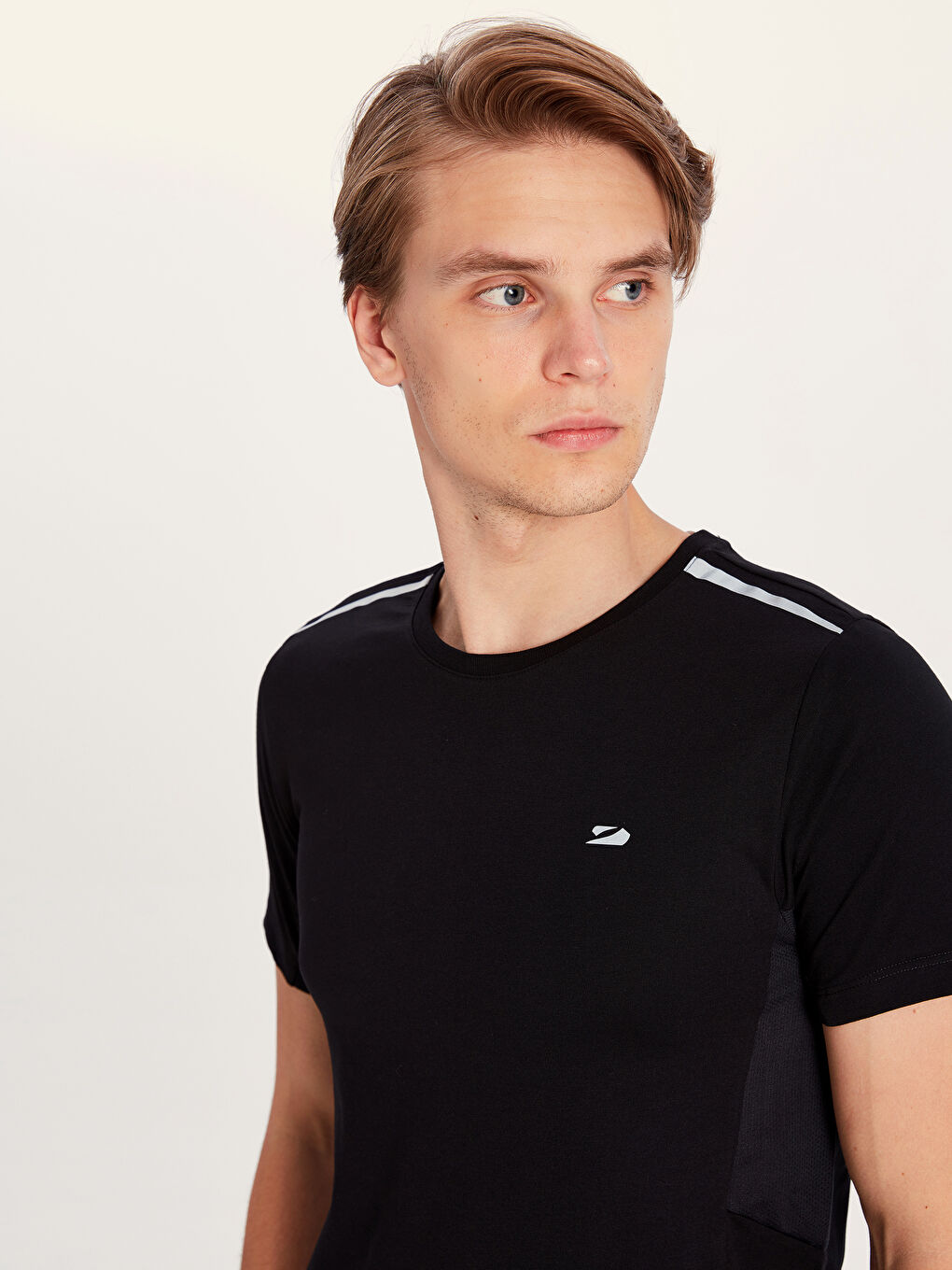 Siyah Bisiklet Yaka Penye Erkek Tişört-2