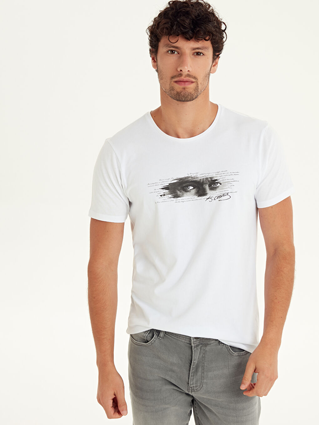 Beyaz Bisiklet Yaka Kısa Kollu Atatürk Baskılı Penye Erkek Tişört