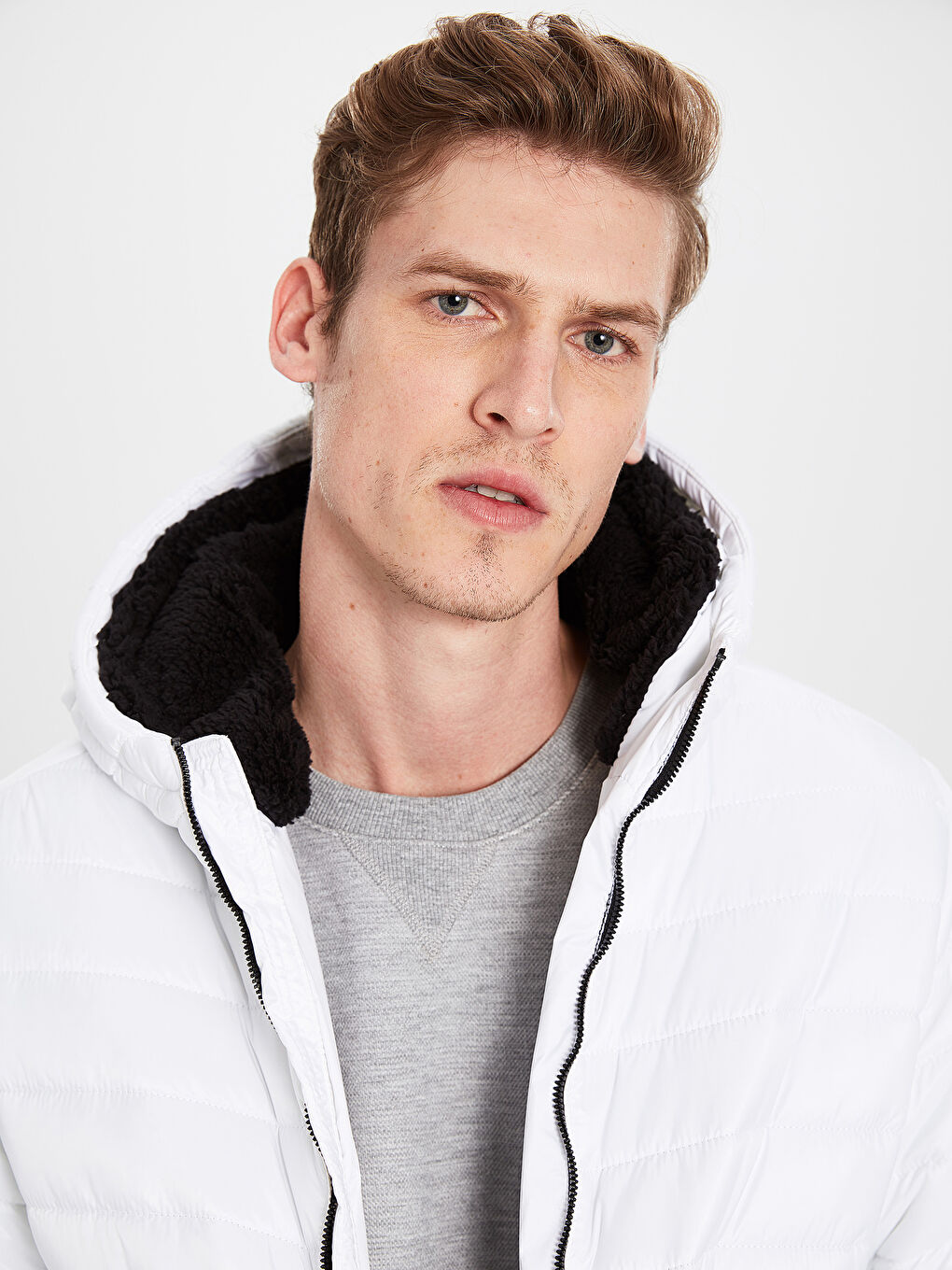 Beyaz Dik Yaka Erkek Şişme Mont-3