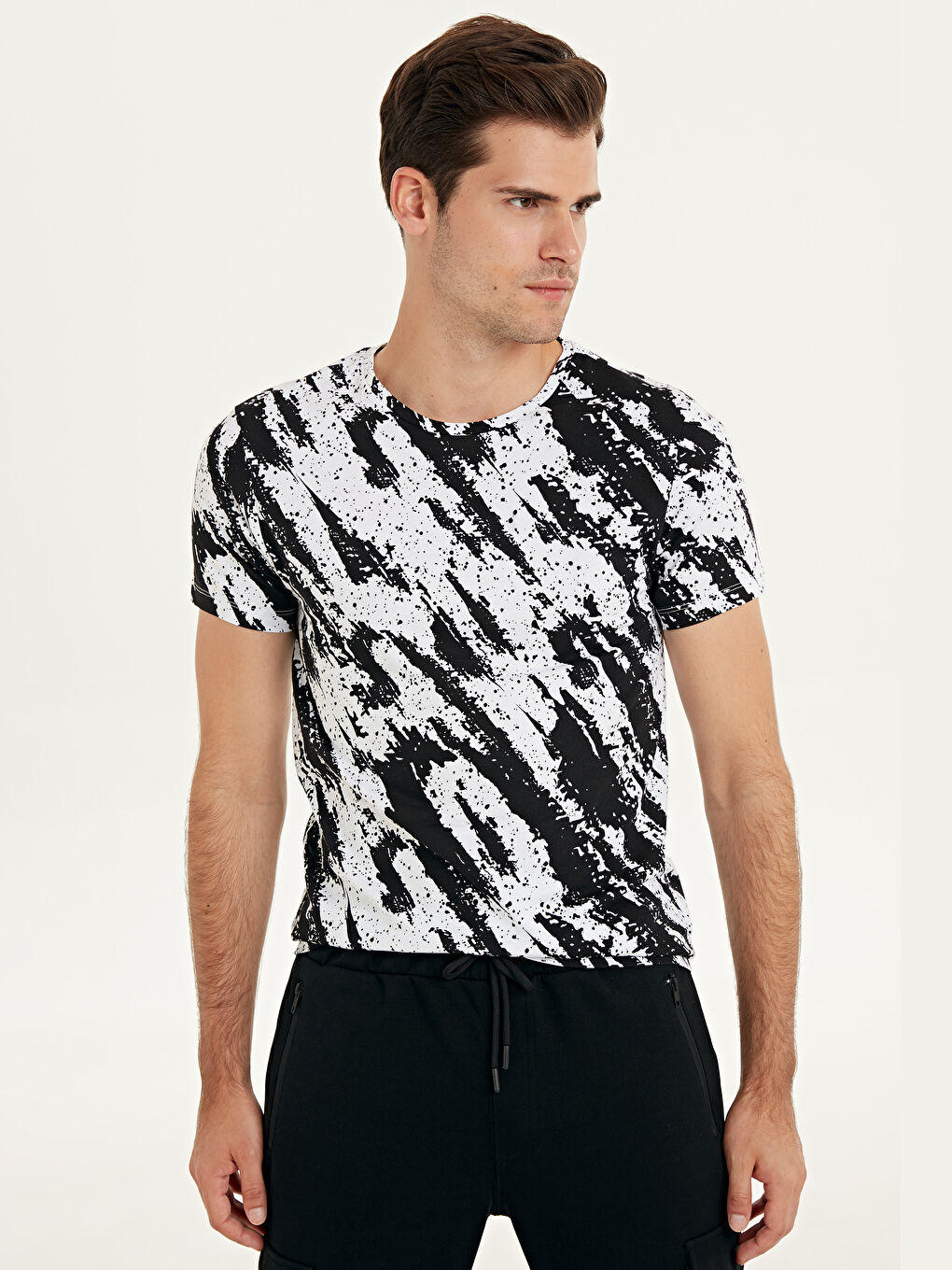 Beyaz Bisiklet Yaka Penye Erkek Tişört-1