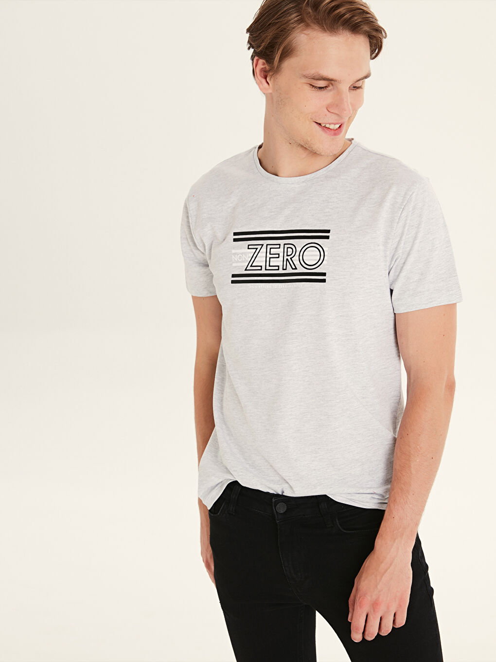 Gri Bisiklet Yaka Kısa Kollu Erkek Tişört-1