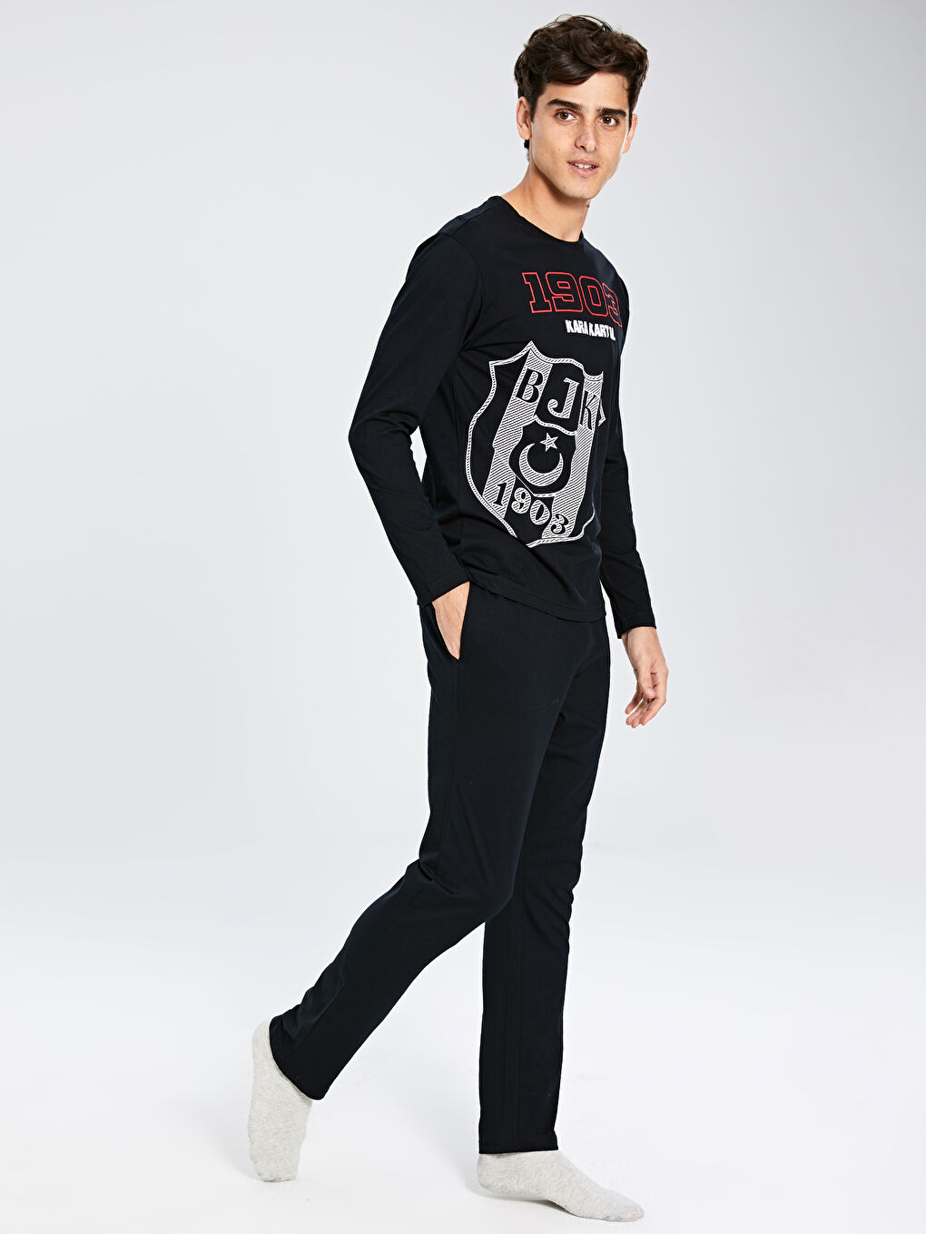 Siyah Standart Kalıp Beşiktaş Baskılı Erkek Taraftar Pijama Takımı
